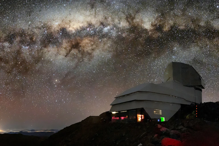O prédio do Observatório Vera Rubin no Chile
