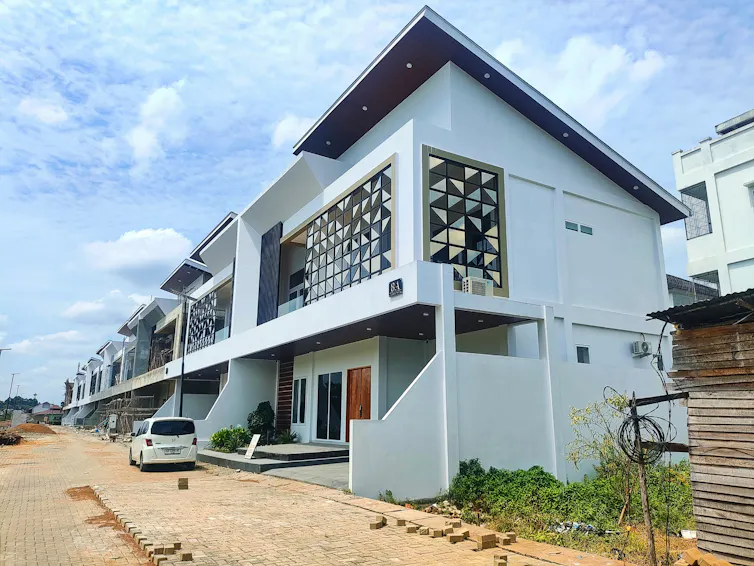 Sedangkan zilenial lebih menerima instrumen aset baru seperti kripto dan bitcoin