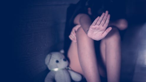 Poder dhe heshtje, çelësat që shpjegojnë abuzimin incestoz ndaj të miturve