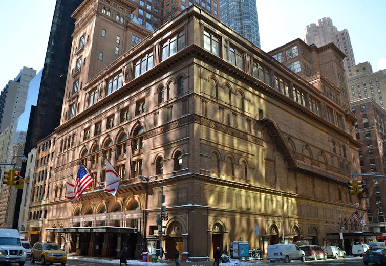 exterior shot of carnegie hall in new york