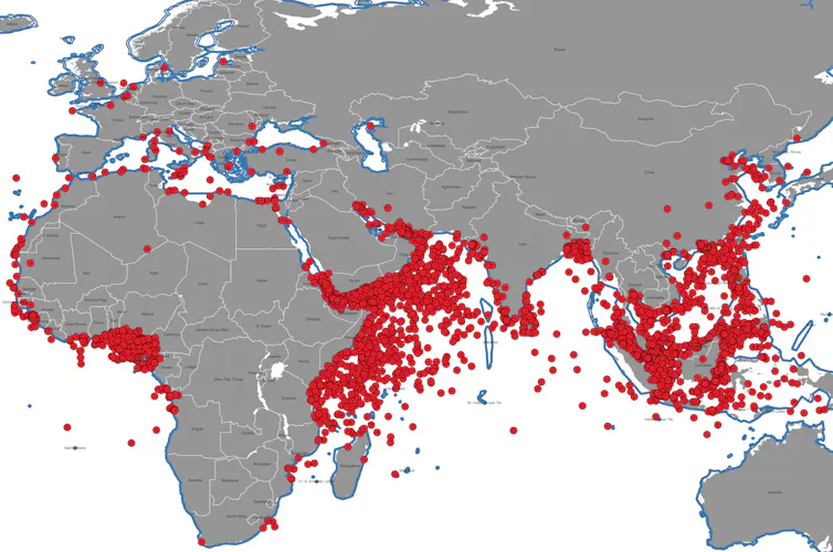 map from west coast of Africa to east coast of Asia with red dots denoting pirate attacks along coasts