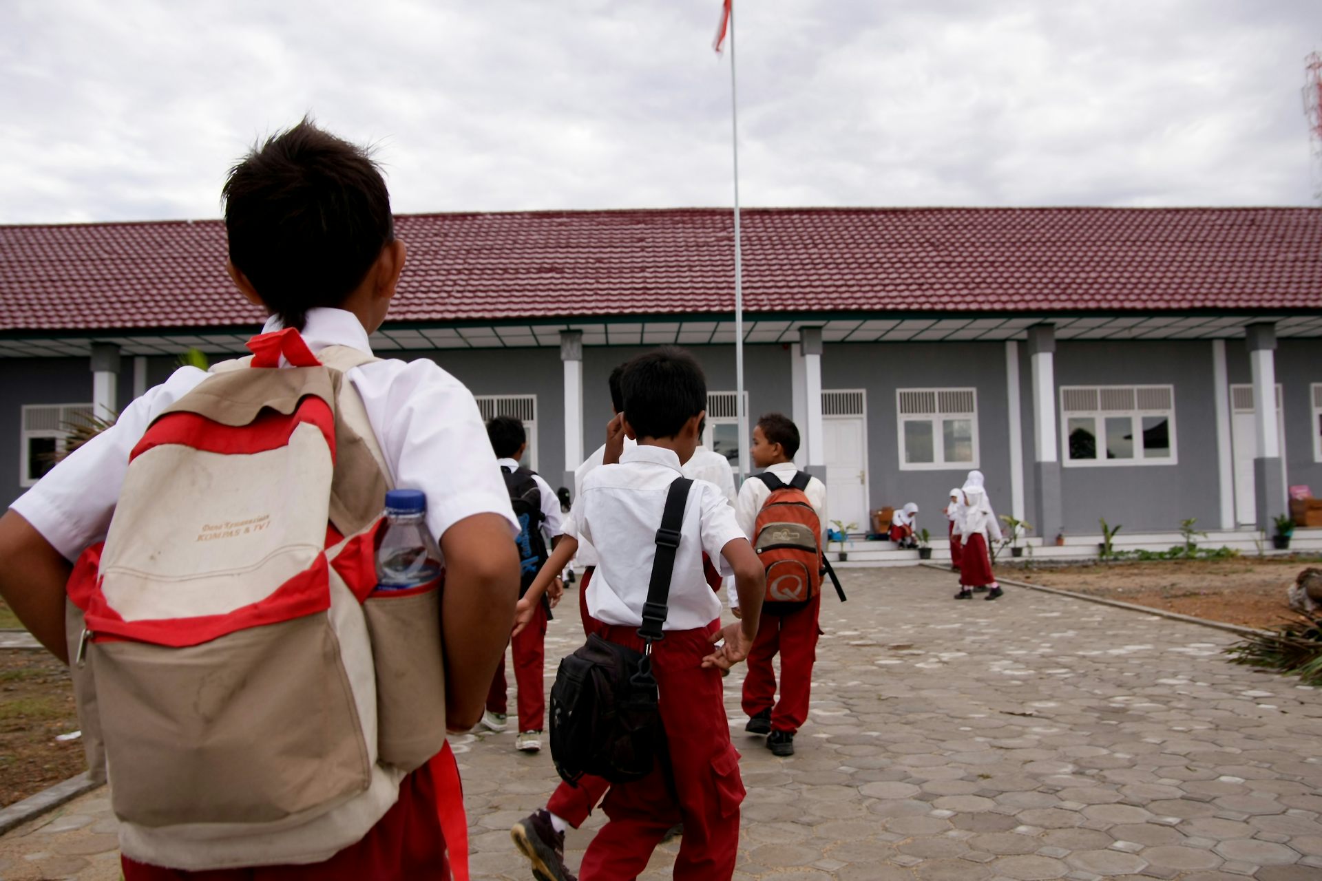 Ketimpangan pendidikan, sekolah rakyat, akses pendidikan