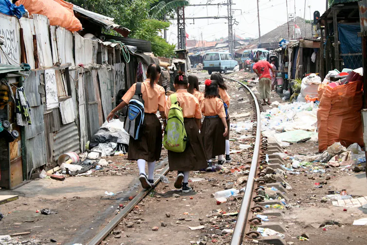 Sekolah rakyat, masyarakat miskin