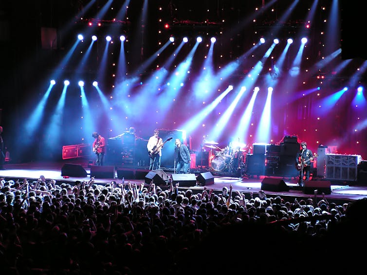 oasis live on stage in 2006