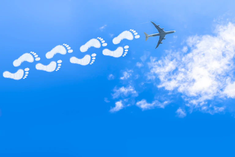 Awan Berbentuk Jejak Kaki Membentuk Jejak Pesawat Jet