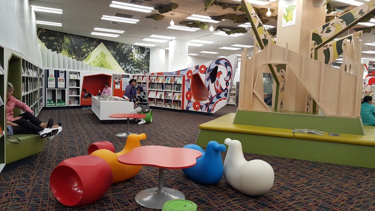 A fun library with places to sit