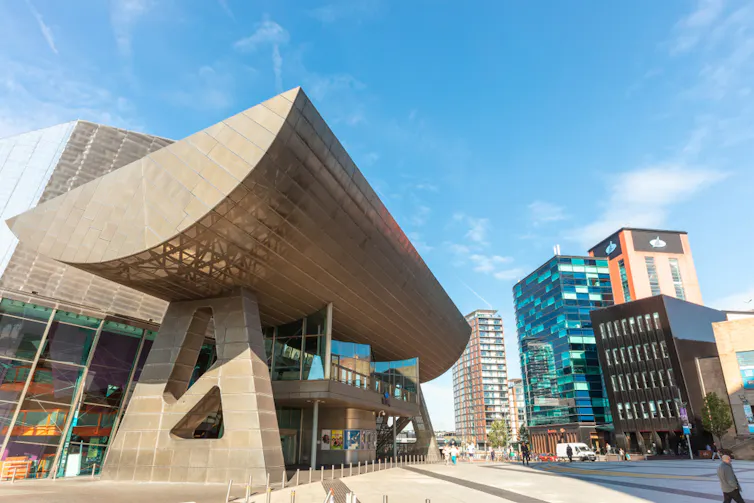 exterior shot of the lowry theatre and gallery in salford
