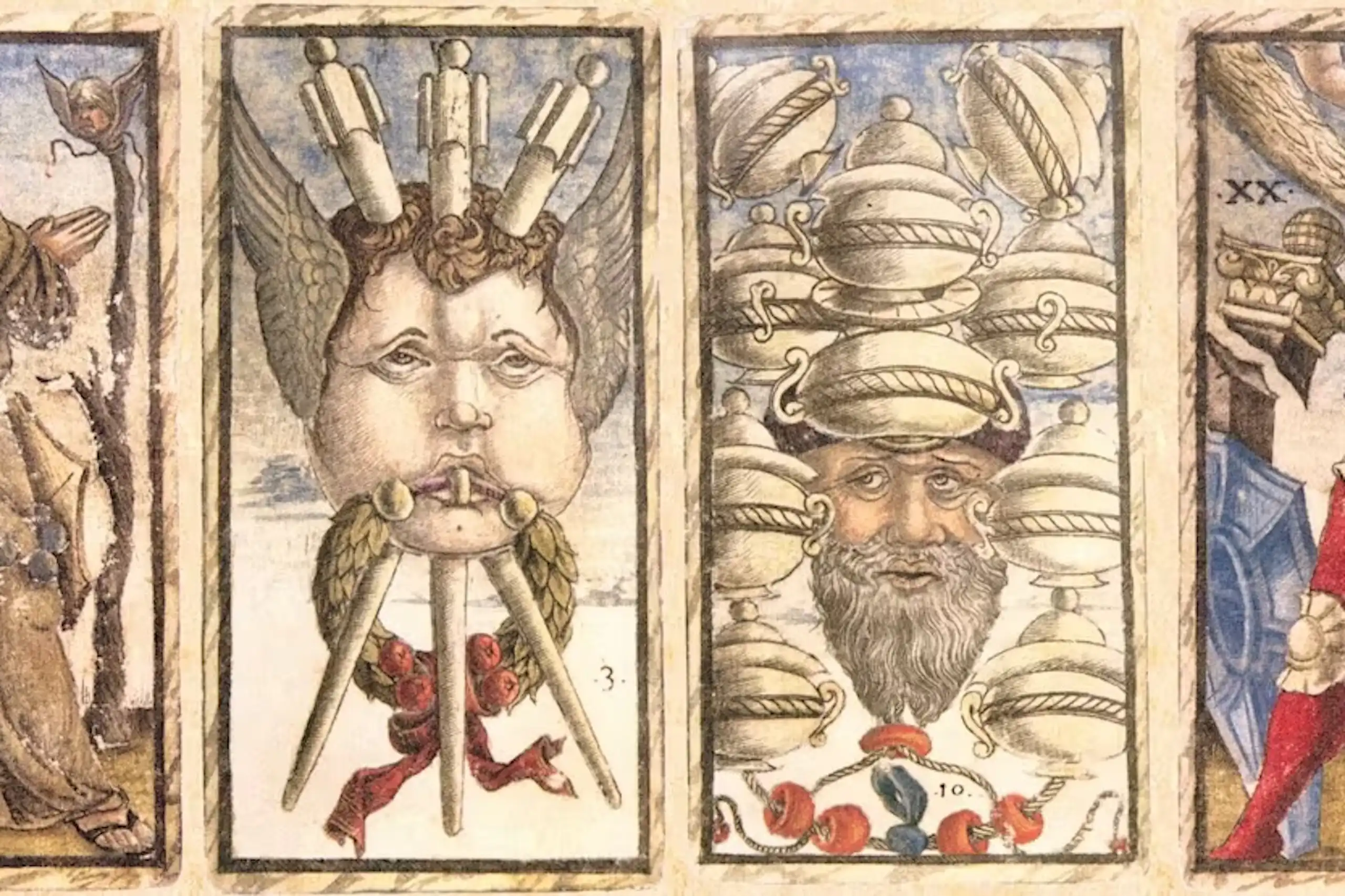 cartes de tarot avec des dessins de visages très réalistes.