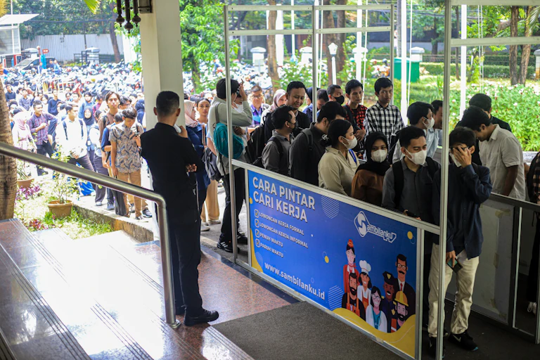 Indonesia sedang mengalami permasalahan pengangguran
