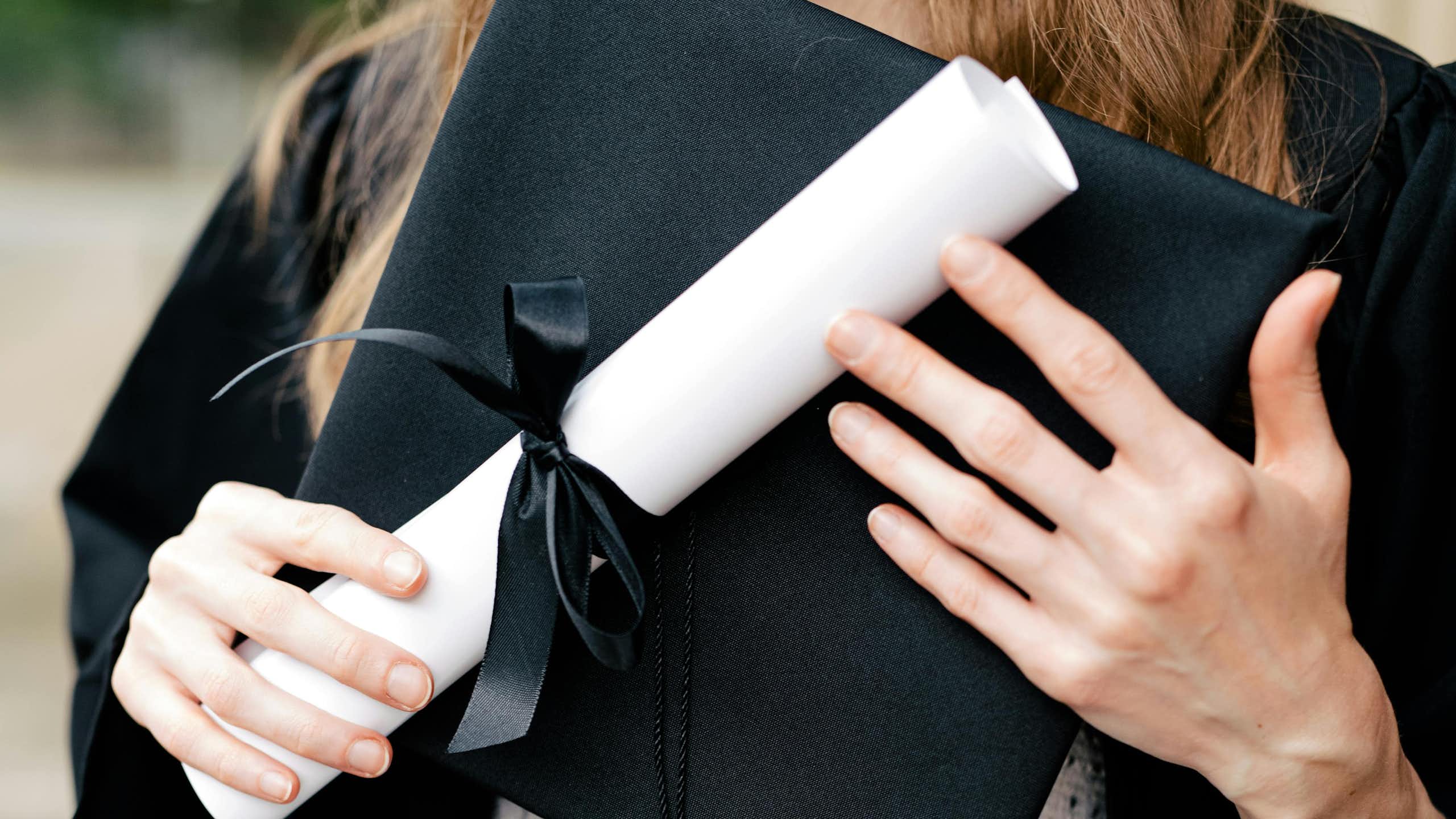 Inflasi IPK mahasiswa Indonesia: Siapa diuntungkan, siapa yang tertinggal?