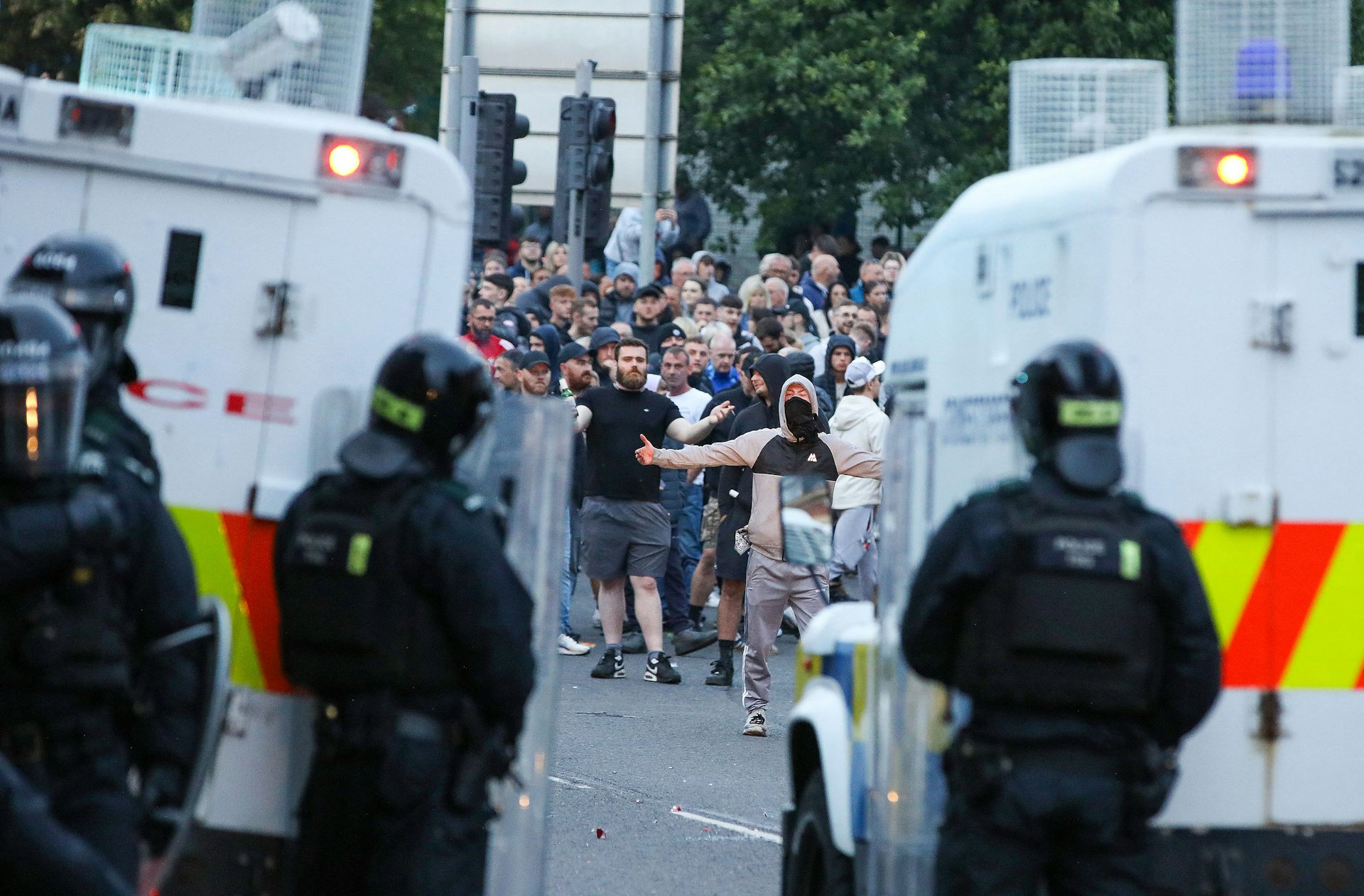 Ce que les émeutes racistes de Ballymena disent de l’Irlande du Nord