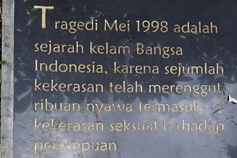 Monumen tragedi mei 1998 yang merekam pemerkosan massal