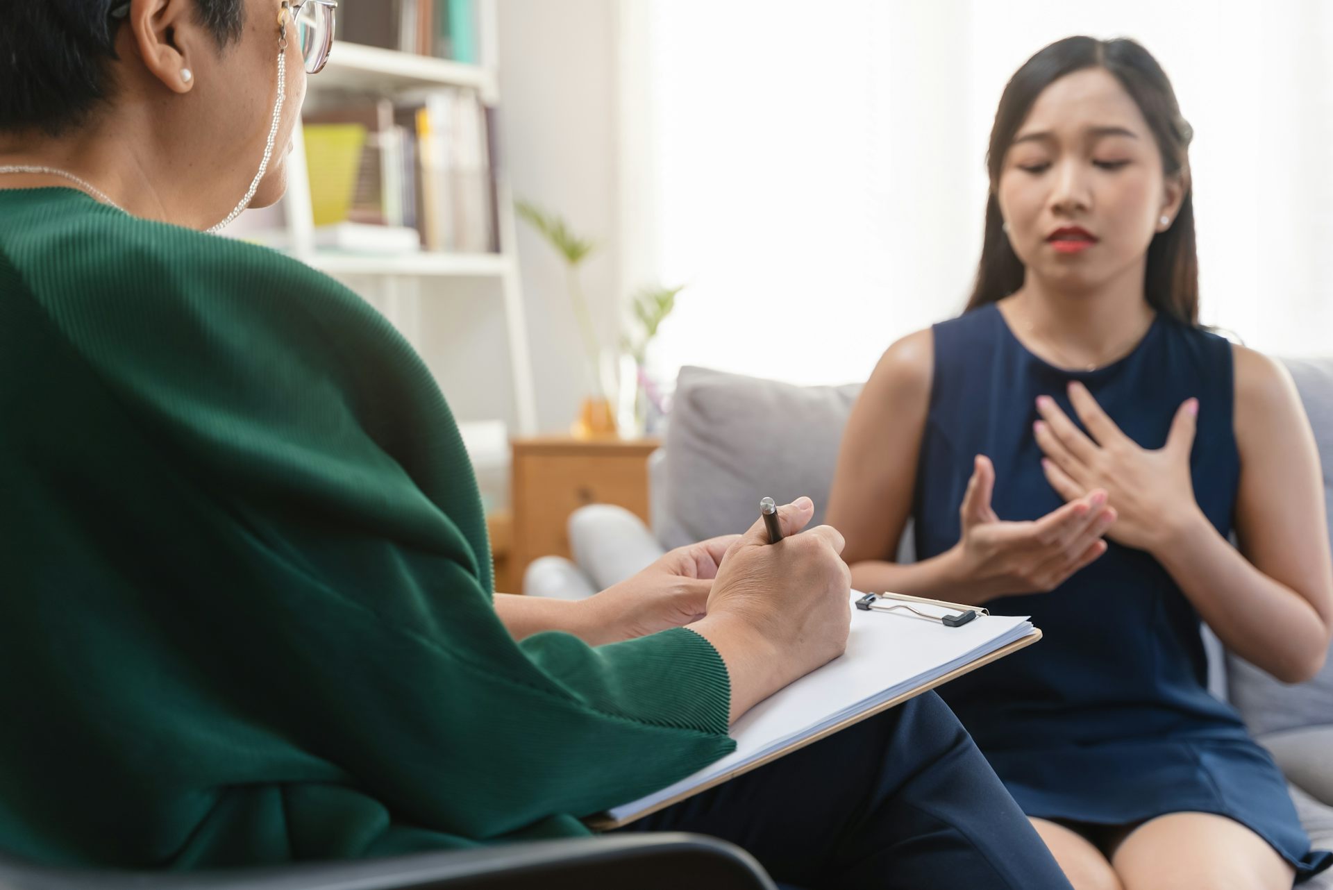 Hanya psikolog dan psikiater yang boleh mendiagnosis gangguan mental seseorang.