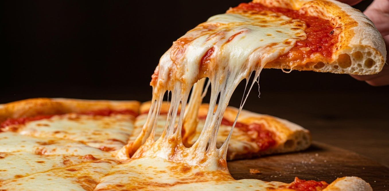 ¿Es verdad que cenar queso provoca pesadillas? La compleja relación entre la dieta y los sueños