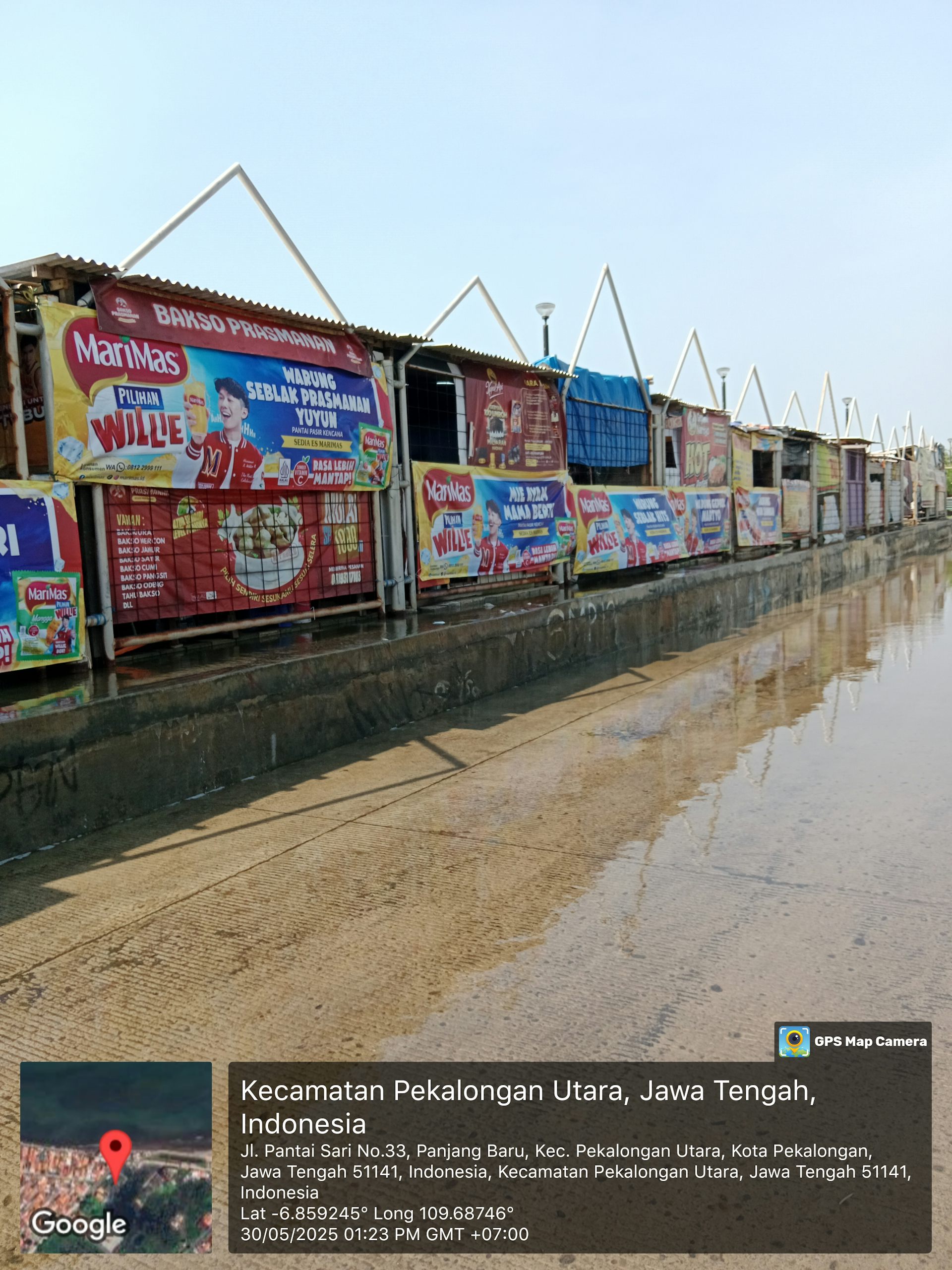 Rembesan air di tanggul darat Pekalongan Utara, Jawa Tengah