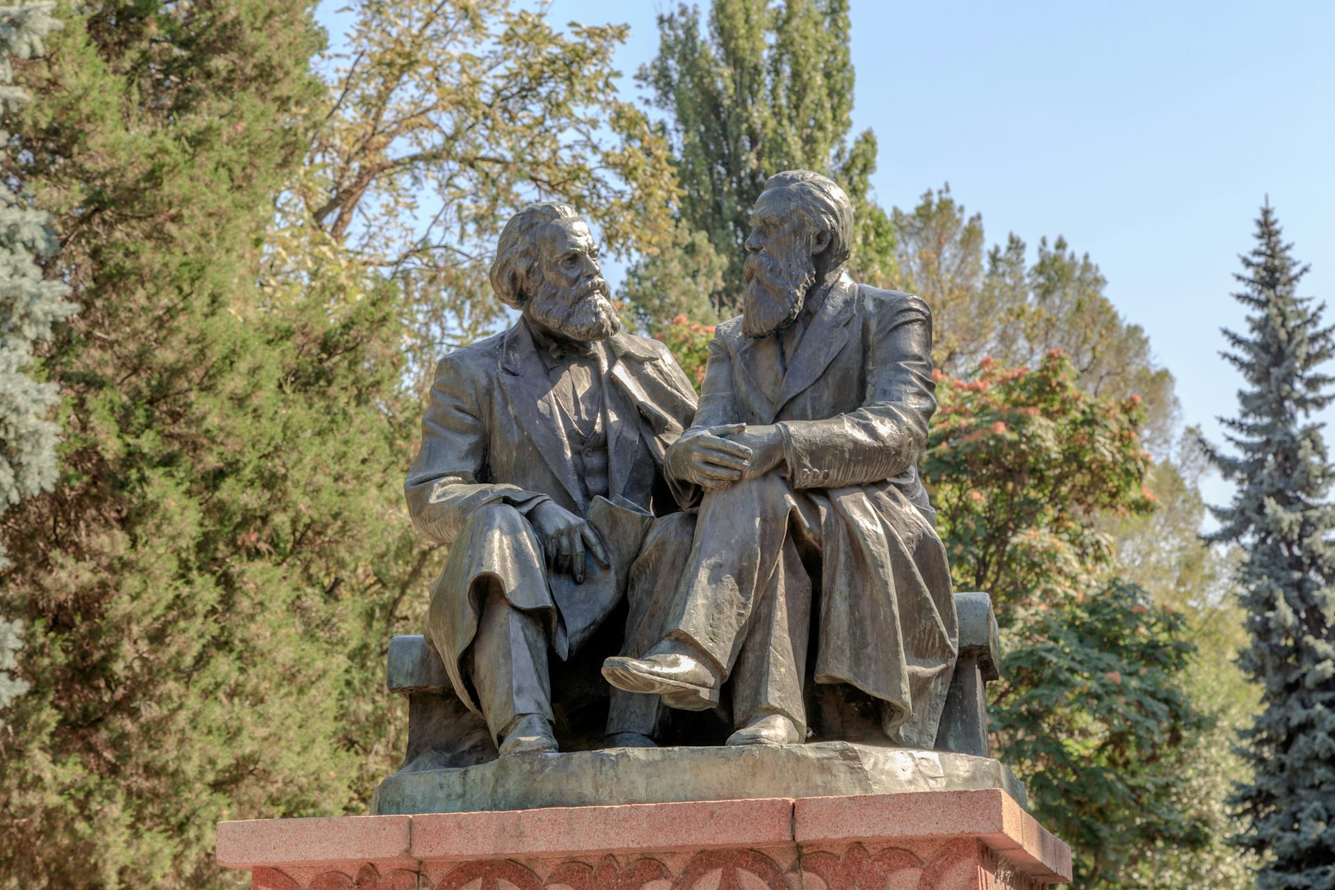 Statue de Marx et Engels