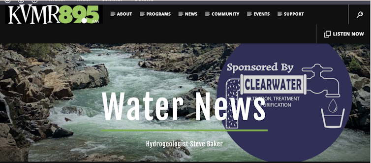 Një reklamë në internet për një program, 'Water News,' në një stacion radio publik.
