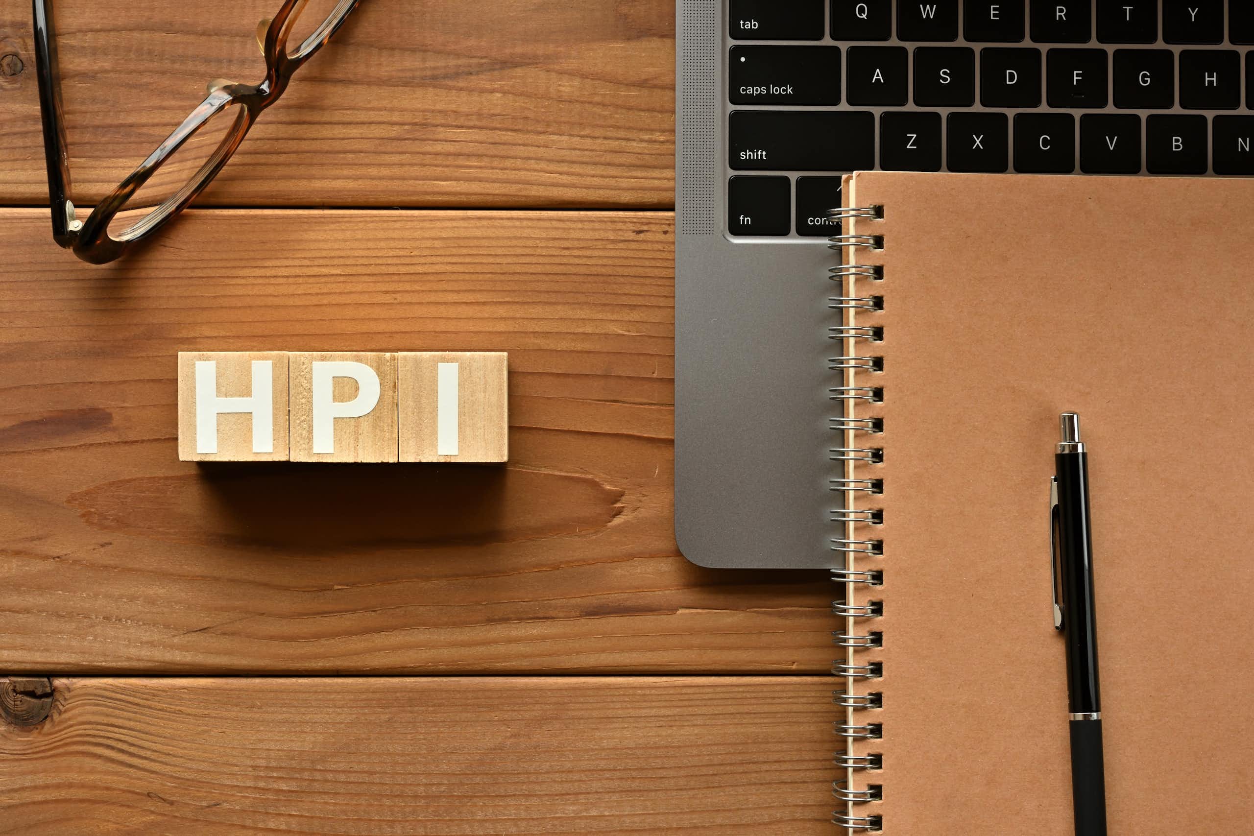 Logo HPI sur un bureau