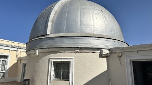 Qielli midis duarve: pesë gra dhe një histori e harruar