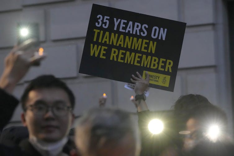 Los manifestantes se reúnen en 1989. Año durante la duración de Tiananman Square
