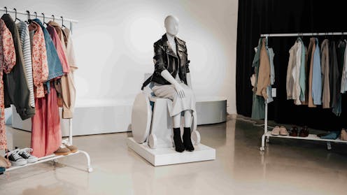 Nuk është revolucionare, por manekeni i Primark me karrige me rrota është një simbol i fuqishëm