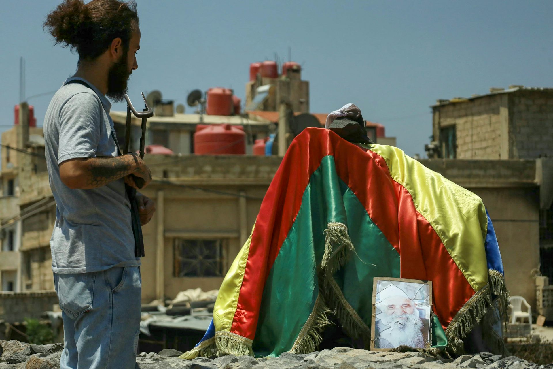 Les violences inter-communautaires en Syrie et l’avenir de la transition