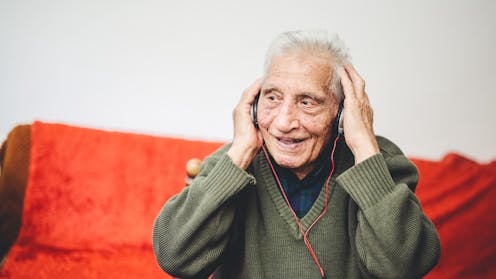A mund të jetë muzika shoqërues i mirë? Kërkimet tregojnë se e bën imagjinatën tonë më sociale