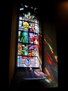 Vitrail commémoratif dédié à Octavia Hill dans l’église de Crockham Hill