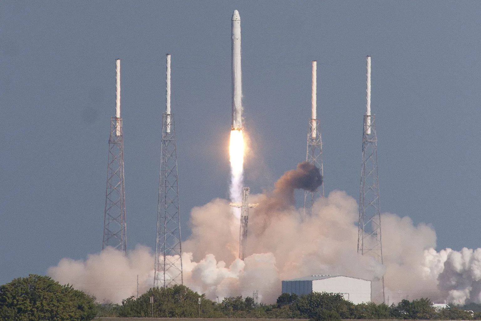 Reasuble Rockets Explainer: why reusable rockets are so hard to make