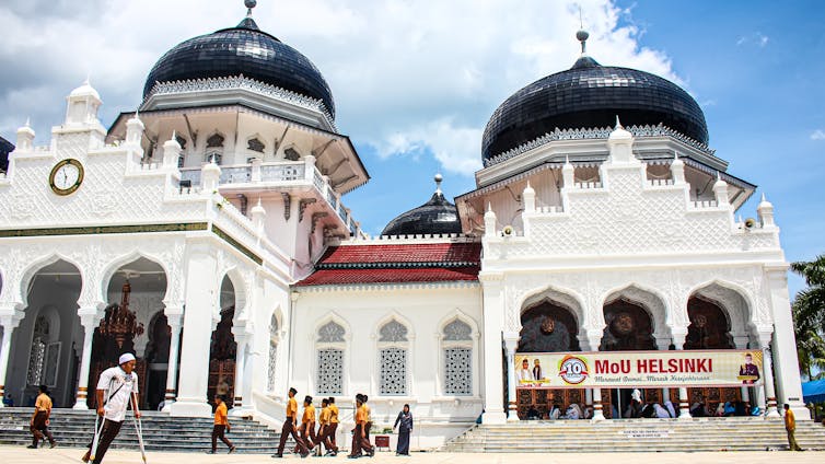 Sudah dua dekade sejak Kesepakatan Helsinki, masyarakat Aceh masih belum mendapat keadilan atas kejahatan perang dan pelanggaran HAM oleh militer Indonesia.