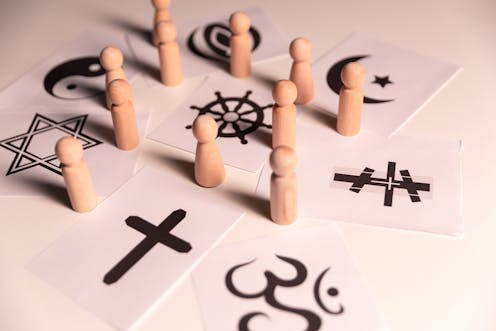 The paradox of pluralism: How college shapes students’ views of other religions