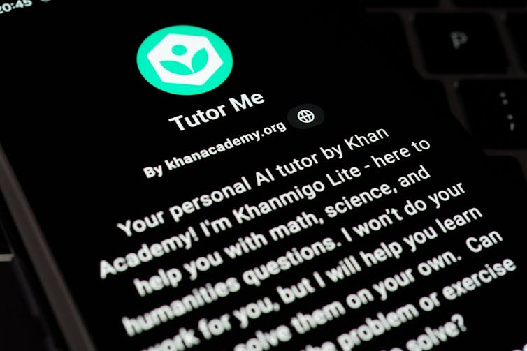 Image d’un écran de smartphone connecté à la Khan Academy