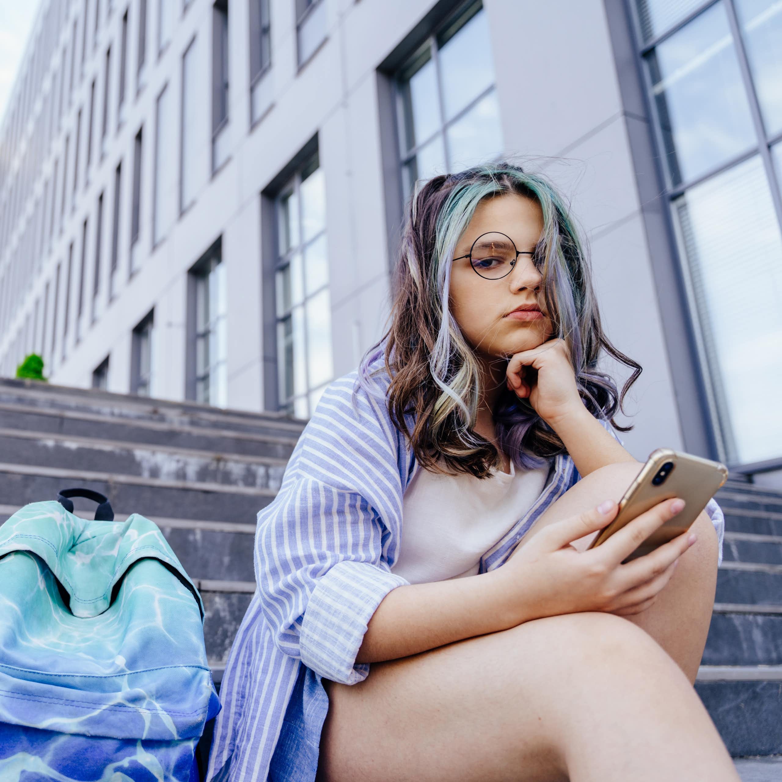 Los adolescentes viven inmersos en violencia digital: ¿cómo les afecta?