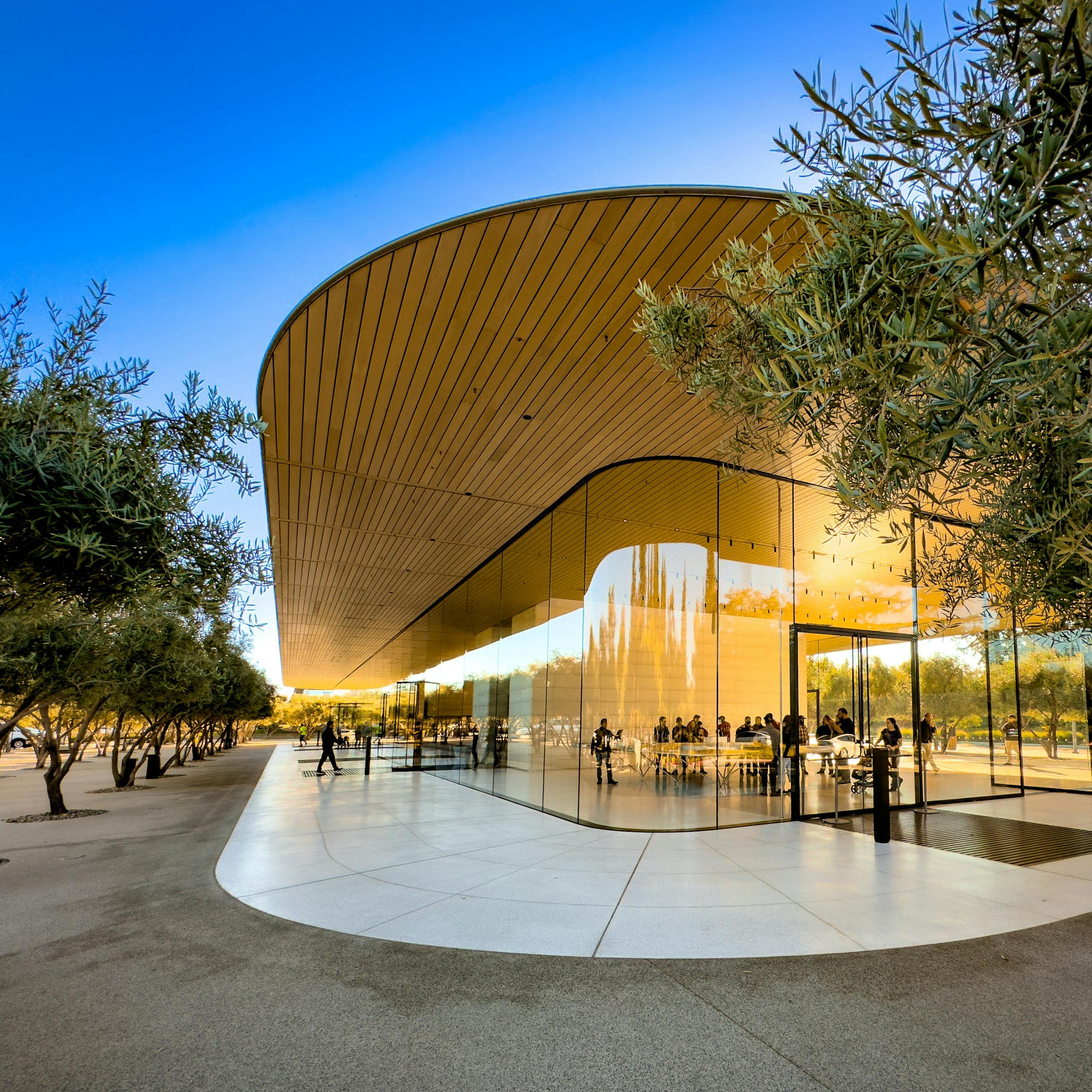 Une vue du hall d'entrée d'Apple Park, siège social d'Apple, à Cupertino en Californie.
