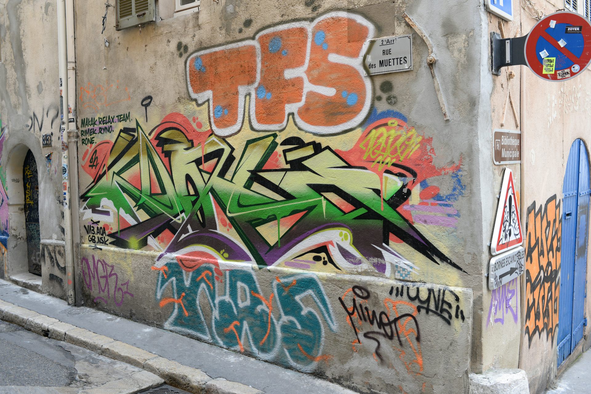 Graff rue des Muettes, quartier du Panier, Marseille.