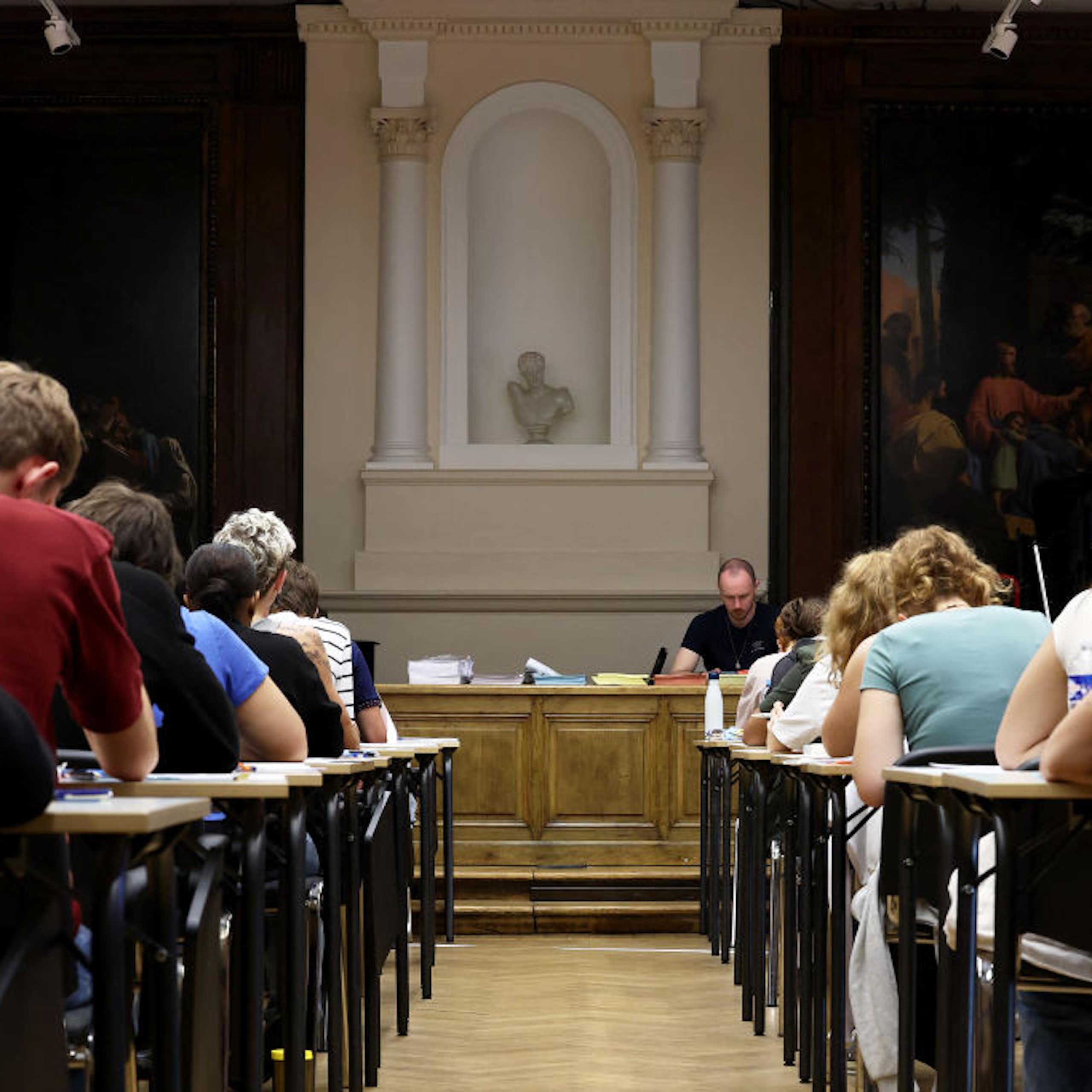 Studying philosophy does make people better thinkers, according to new research on more than 600,000 college grads