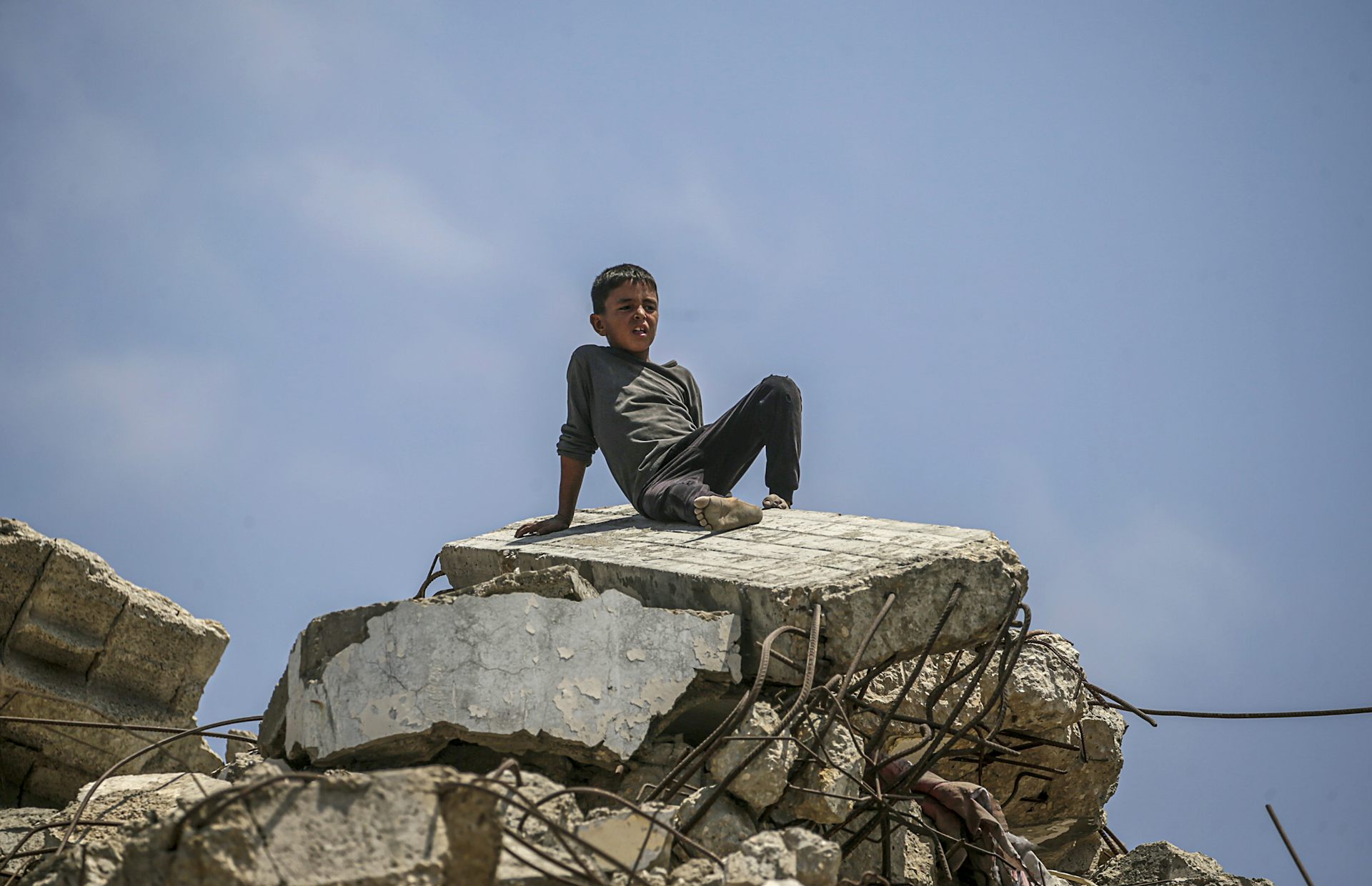 ‘Algún día todo el mundo habrá querido estar siempre en contra’: el libro que retrata la destrucción de Gaza y el consentimiento de Occidente