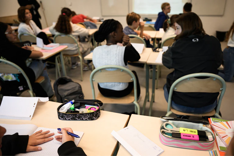 Salle de classe du collège Auguste Brizeux à Lorient, le 5 septembre 2024.