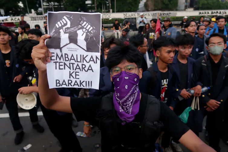 Presiden Prabowo Subianto menuduh aksi demo #BubarkanDPR sebagai indikasi makar dan terorisme.