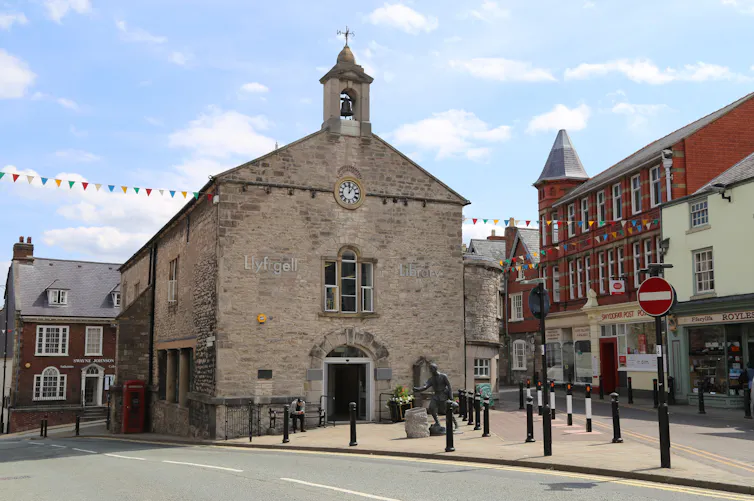 Wide shot of Denbigh town square