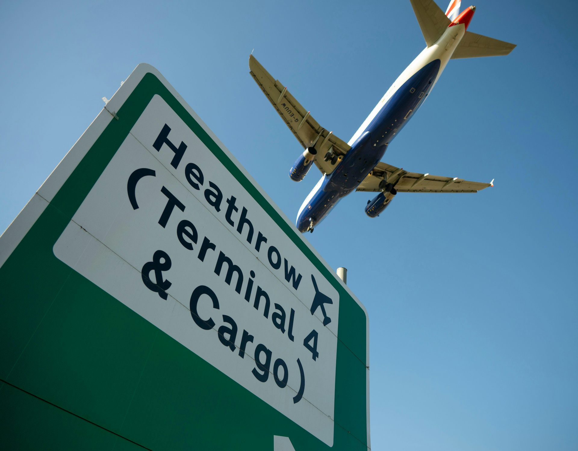 Mass hysteria at Heathrow airport – how social contagion works