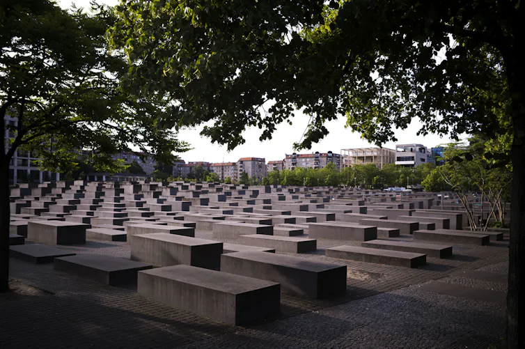 A monument of stone pieces.