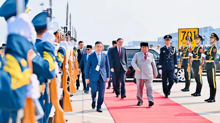 Prabowo menghadiri undangan Presiden Cina Xi Jinping dan sekaligus melakukan pertemuan bilateral, hanya selang beberapa hari setelah demonstrasi besar pecah di berbagai kota besar di Indonesia.