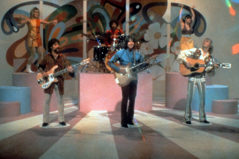 Christopher Guest and Michael McKean performing on stage in a scene from the film This Is Spinal Tap