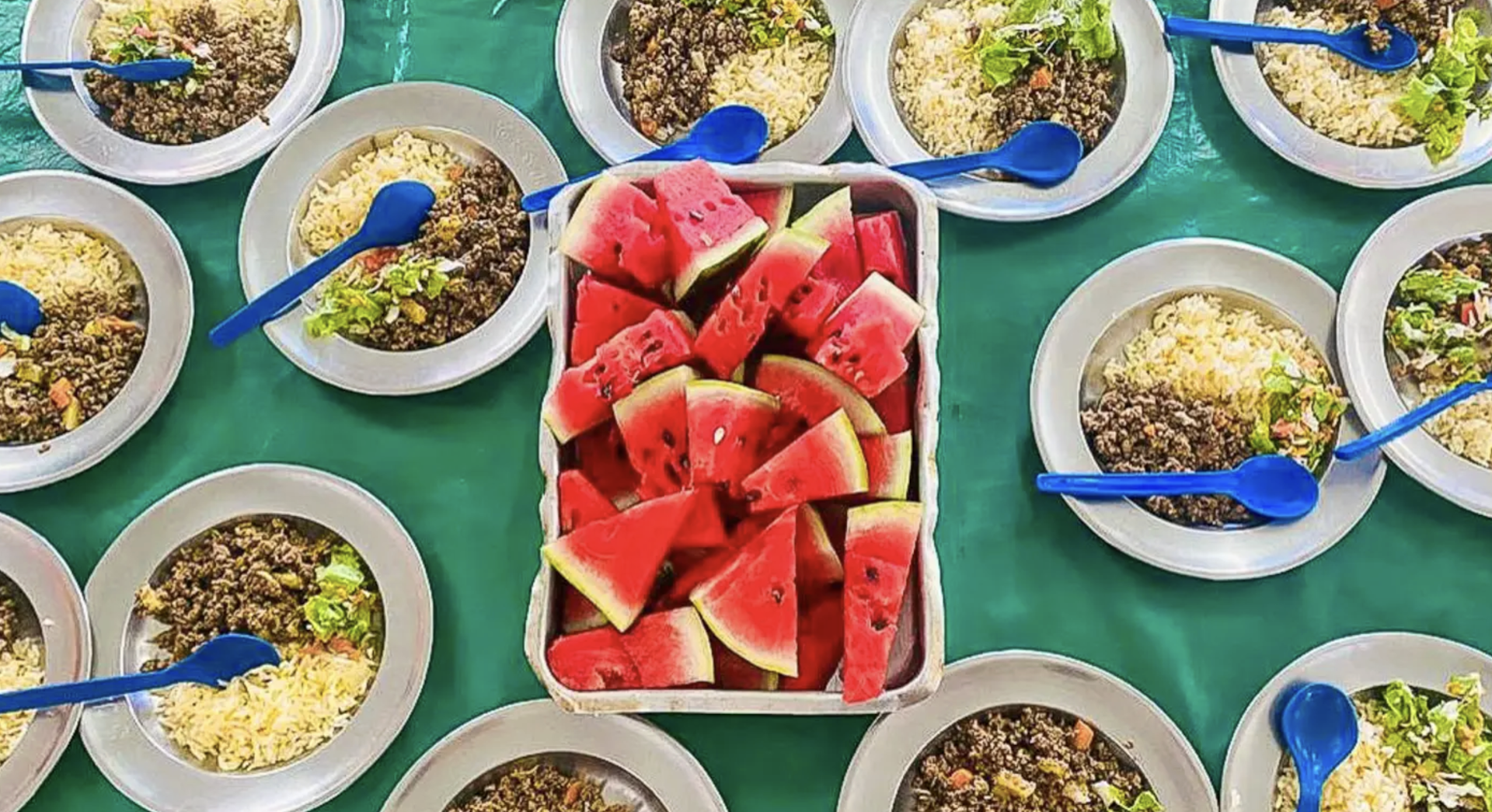 Rotina de cardápio da escola: Prato inédito de frango caçador e aipim sotê, image size:1536x1024