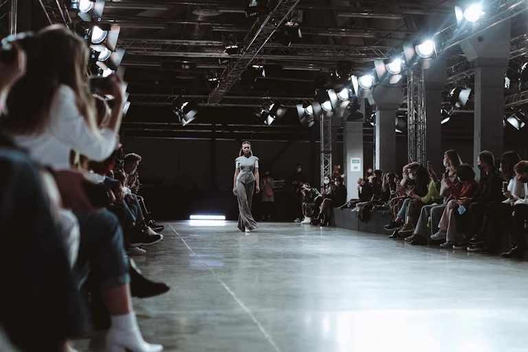 Una pasarela de moda en Rusia en 2022.