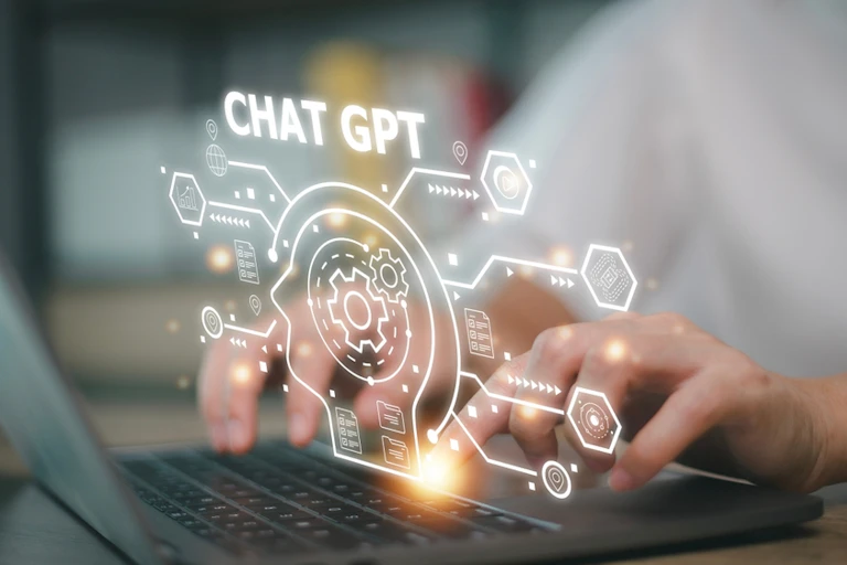 Un étudiant utilise ChatGPT.