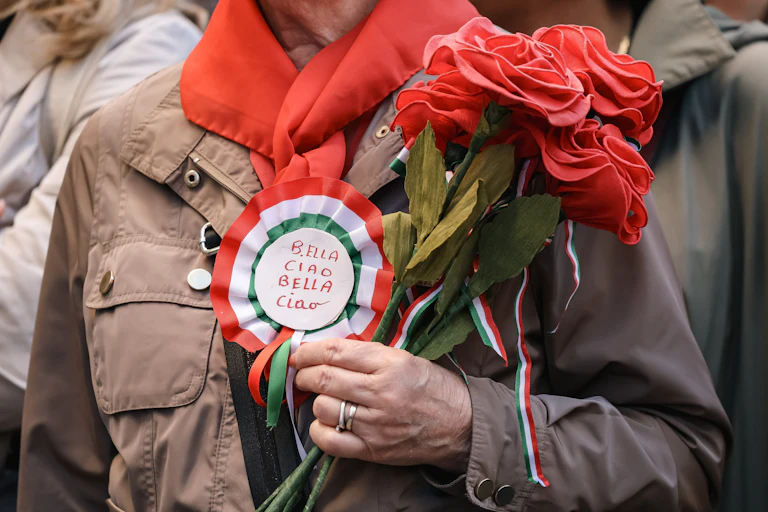 A button reads 'Bella ciao, bella ciao'