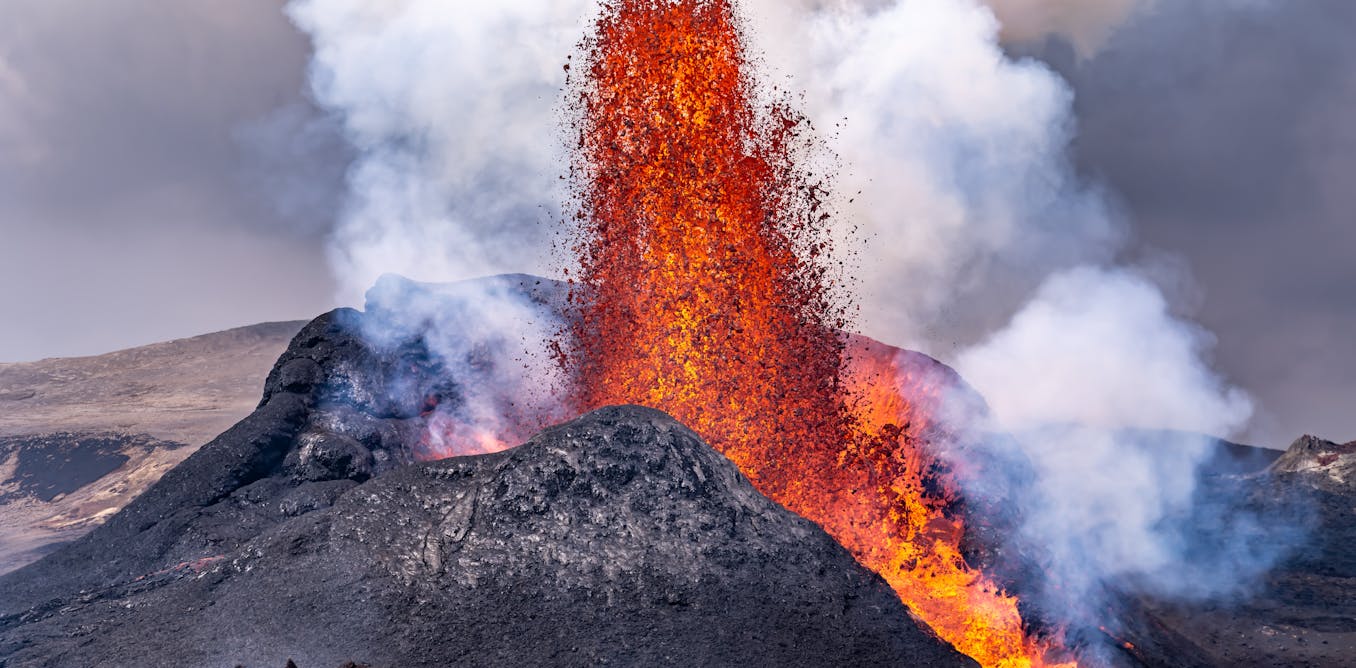 A volcano or a meteorite? New evidence sheds light on puzzling discovery in Greenland’s ice sheet A volcano or a meteorite? New evidence sheds light on puzzling discovery in Greenland’s ice sheet