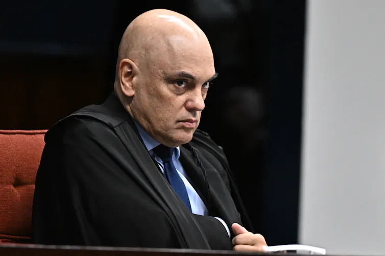Alexandre de Moraes sat in court.